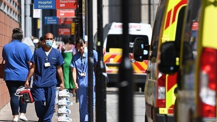 Βρετανία: Η Αγγλία ετοιμάζεται για μαζικό εμβολιασμό παιδιών 12 έως 15 ετών