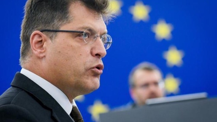 Janez Lenarcic : «Η συνολική βοήθεια της ΕΕ προς την Ελλάδα ανέρχεται σε 9 πυροσβεστικά αεροπλάνα, 700 διασώστες και 100 οχήματα»
