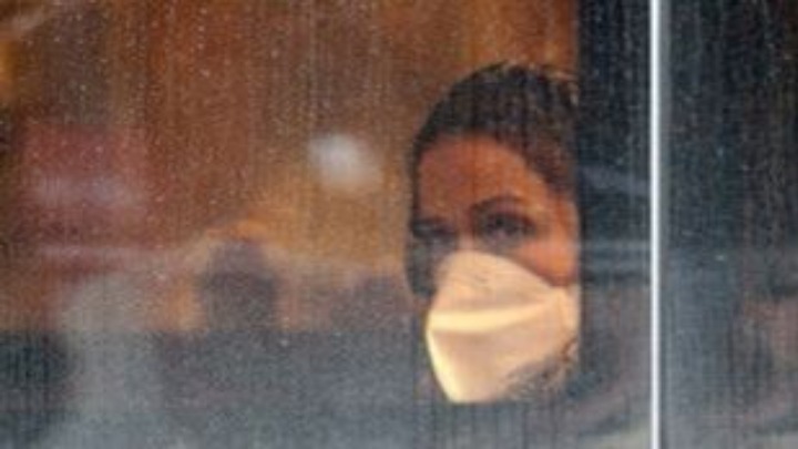 Παράνομη κρίθηκε η χρήση μάσκας στα μέσα μαζικής μεταφοράς από δικαστήριο της Φλόριντα