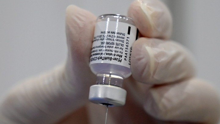 Ισραήλ: Η τρίτη δόση του εμβολίου Pfizer βελτίωσε έως έξι φορές το επίπεδο προστασίας από τη σοβαρή νόσηση