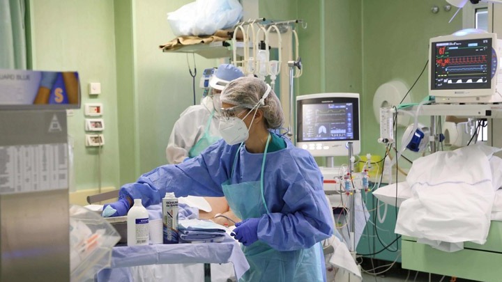 Κορονοϊός-Ελλάδα: 3.493 νέα κρούσματα ανακοίνωσε ο ΕΟΔΥ- 24 νεκροί και 235 διασωληνωμένοι