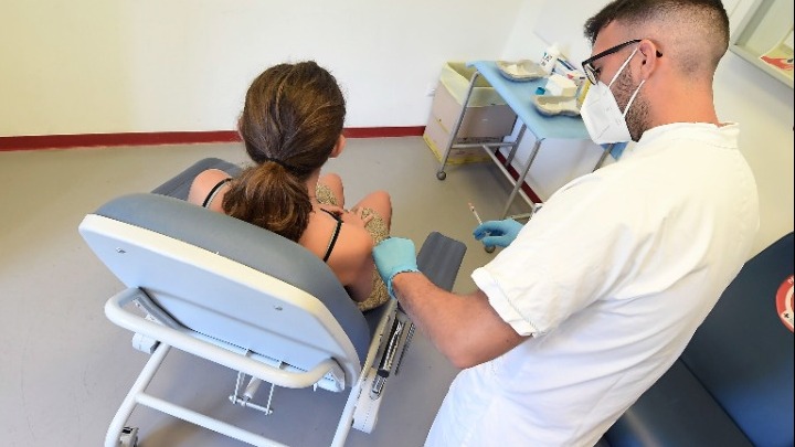 Προειδοποίηση Τζανάκη: 300 ως 500 παιδιά στα νοσοκομείο από κορoνοϊό (vid)