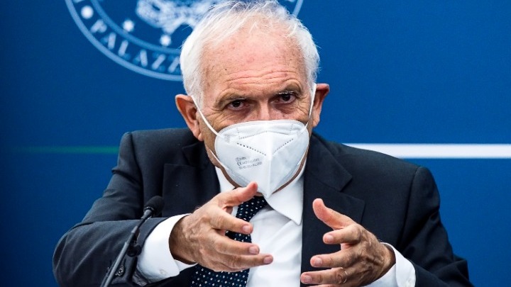 Το ελληνικό «μοντέλο» ακολουθεί η Ιταλία στην εκπαίδευση: Ή εμβολιασμός των καθηγητών ή τεστ κάθε 72 ώρες με ιδίους πόρους