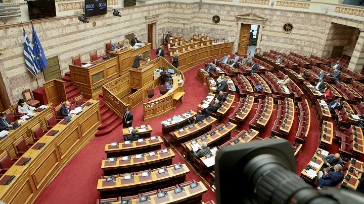 Η ΝΔ ψήφισε τα μέτρα στήριξης των πληγέντων από τις πυρκαγιές και την αποκατάσταση του φυσικού περιβάλλοντος