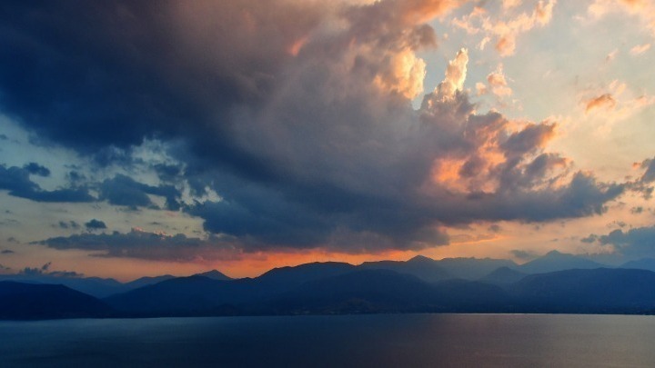 Ο καιρός σήμερα και αύριο Τρίτη 28/9/21 – Έρχονται καταιγίδες και πτώση της θερμοκρασίας