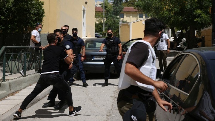 Γυναικοκτονία στη Δάφνη: Ο συζυγοκτόνος κατηγορεί τη γυναίκα του