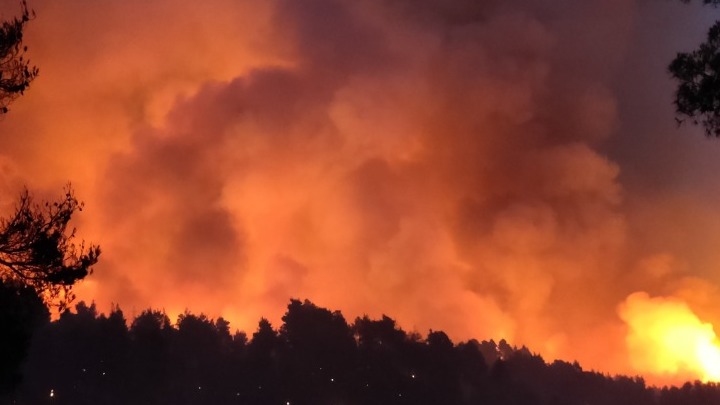 Φωτιά στην Αρκαδία: Μεγάλο το πύρινο μέτωπο στη Γορτυνία