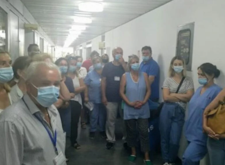 Πάτρα: Κατάληψη στο νοσοκομείο Άγιος Ανδρέας για την υποχρεωτικότητα του εμβολιασμού