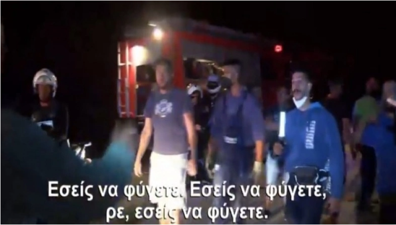 Άναψαν τα αίματα μεταξύ πολιτών και αστυνομικών στα Βίλια – «Να φύγετε. Τα έχετε κάνει @@@@»