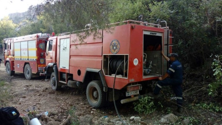 Φωτιά στα Βίλια: Σε ύφεση στη Κάζα  – Ισχυρές πυροσβεστικές δυνάμεις στην περιοχή