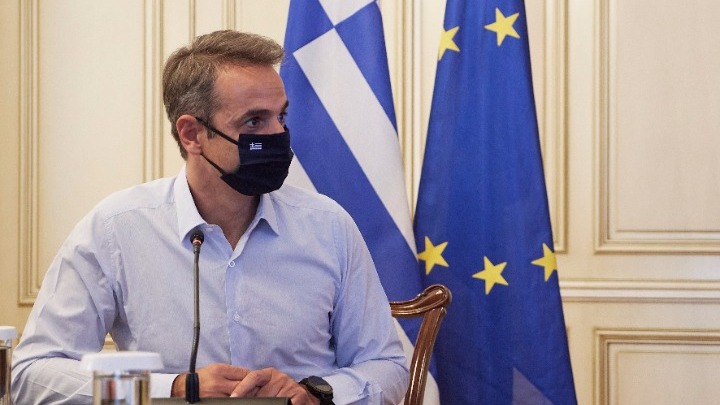 Συνάντηση Μητσοτάκη με τον νέο πρόεδρο της Κεντρικής Ένωσης Επιμελητηρίων Χατζηθεοδοσίου