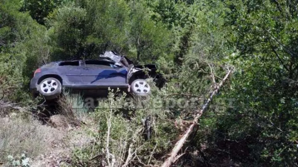 Τυχερή στην ατυχία της: Ηλικιωμένη έπεσε με το αυτοκίνητό της από γκρεμό ύψους 60μ. και απεγκλωβίστηκε χωρίς σοβαρό τραυματισμό!