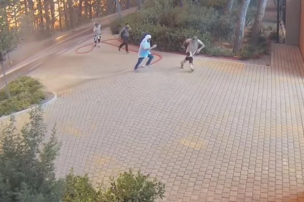 Συγκλονιστικό βίντεο από το Tatoi Club με την φωτιά να καίει τα πάντα