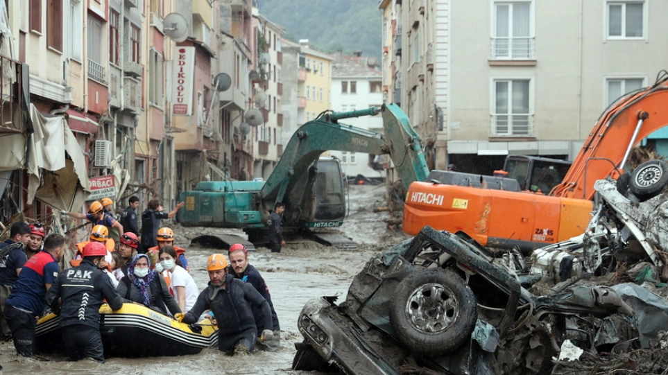 Τουρκία: 70 νεκροί από τις πλημμύρες (video)