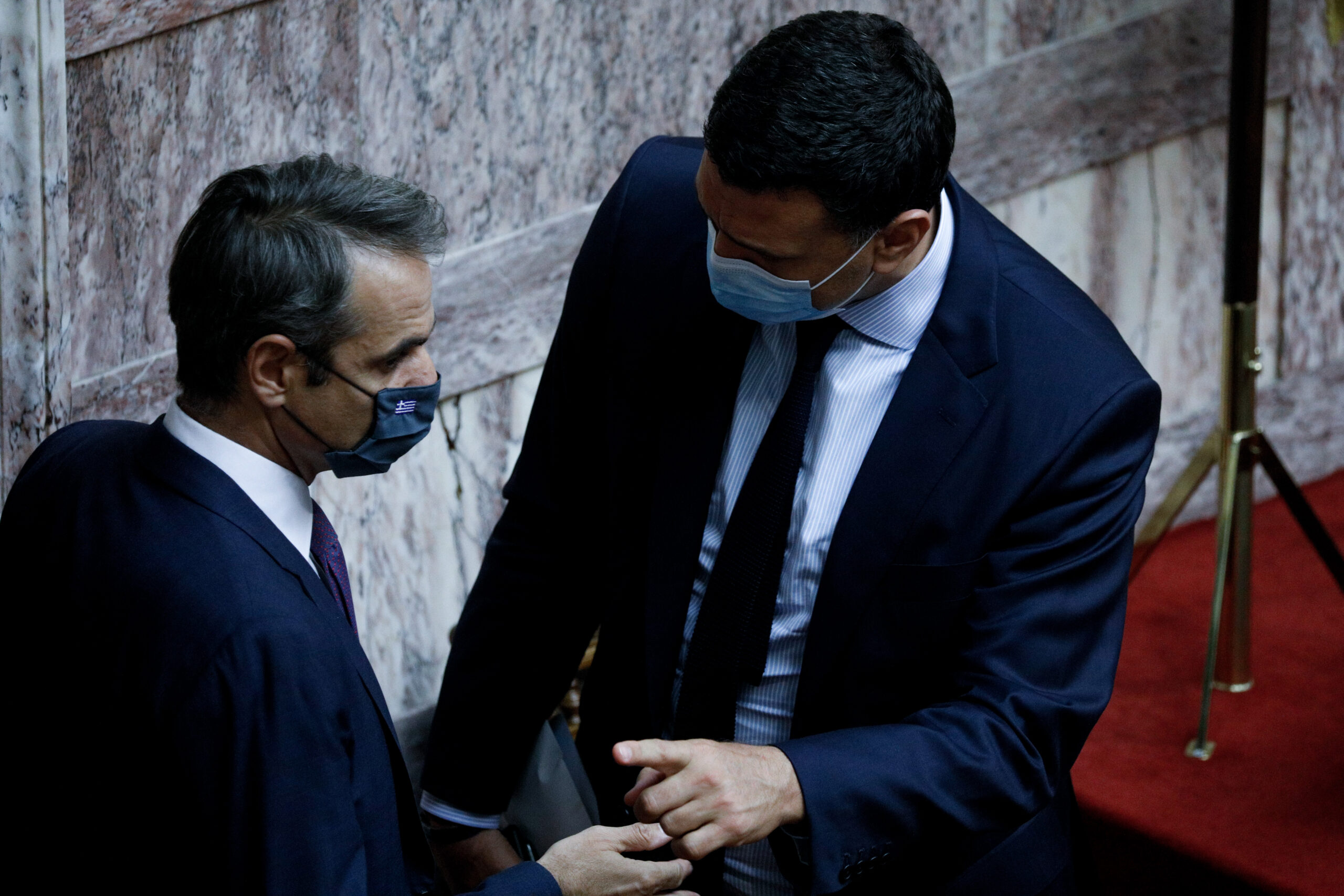 Έρχονται νέα μέτρα ενθάρρυνσης και διευκόλυνσης των εμβολιασμένων
