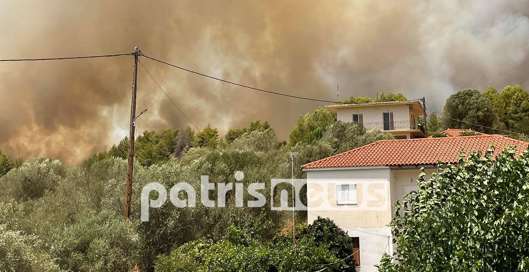 Hλεία: Καίγονται σπίτια στις Πεύκες – Πληροφορίες για εγκλωβισμένους