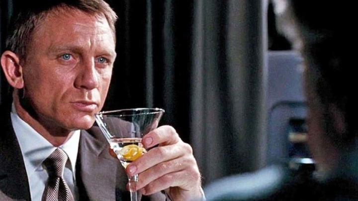 Έτοιμη η νέα ταινία του 007 – Σε προσιτή τιμή η ειδική σαμπάνια