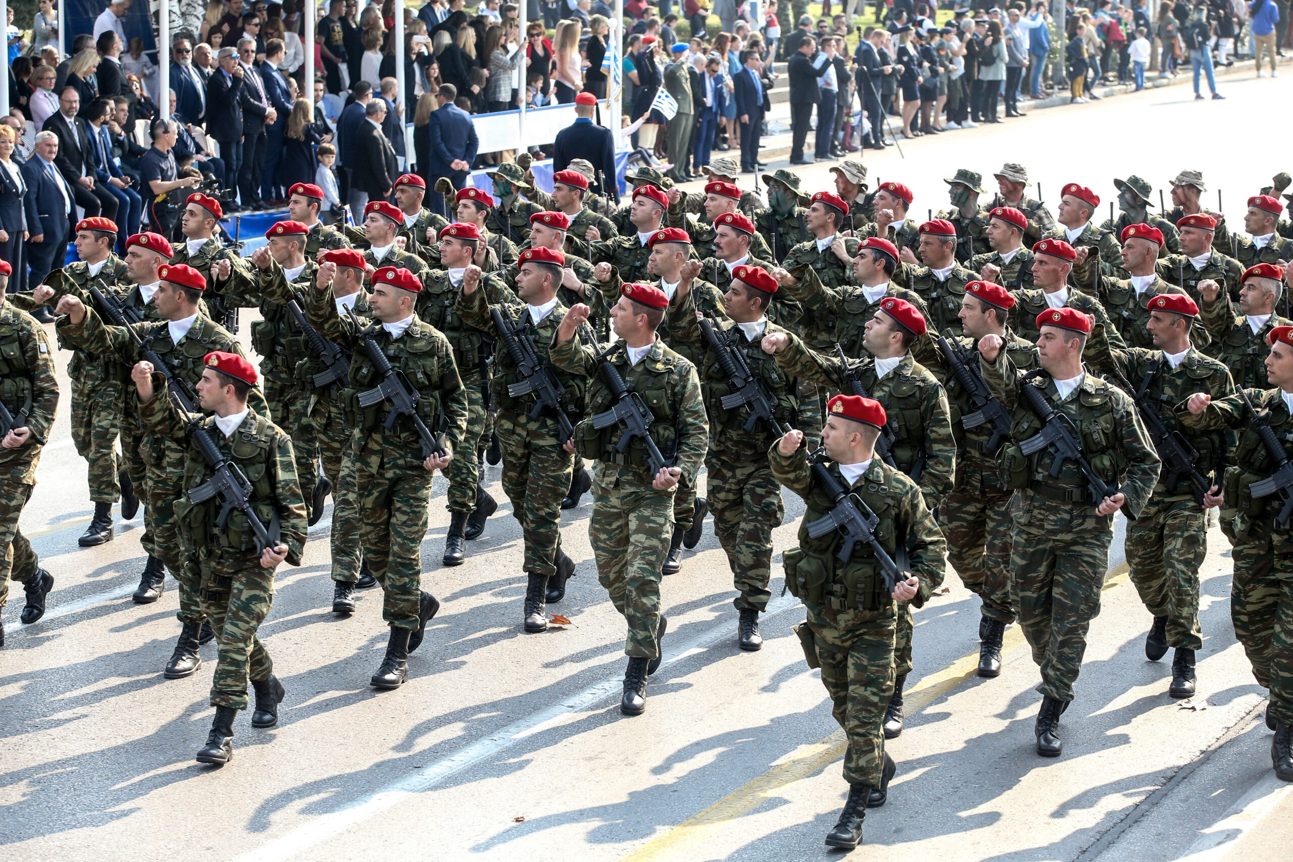 Μίνι lockdown σε Θεσσαλονίκη – Τι θα γίνει με τη γιορτή Αγίου Δημητρίου και παρέλαση