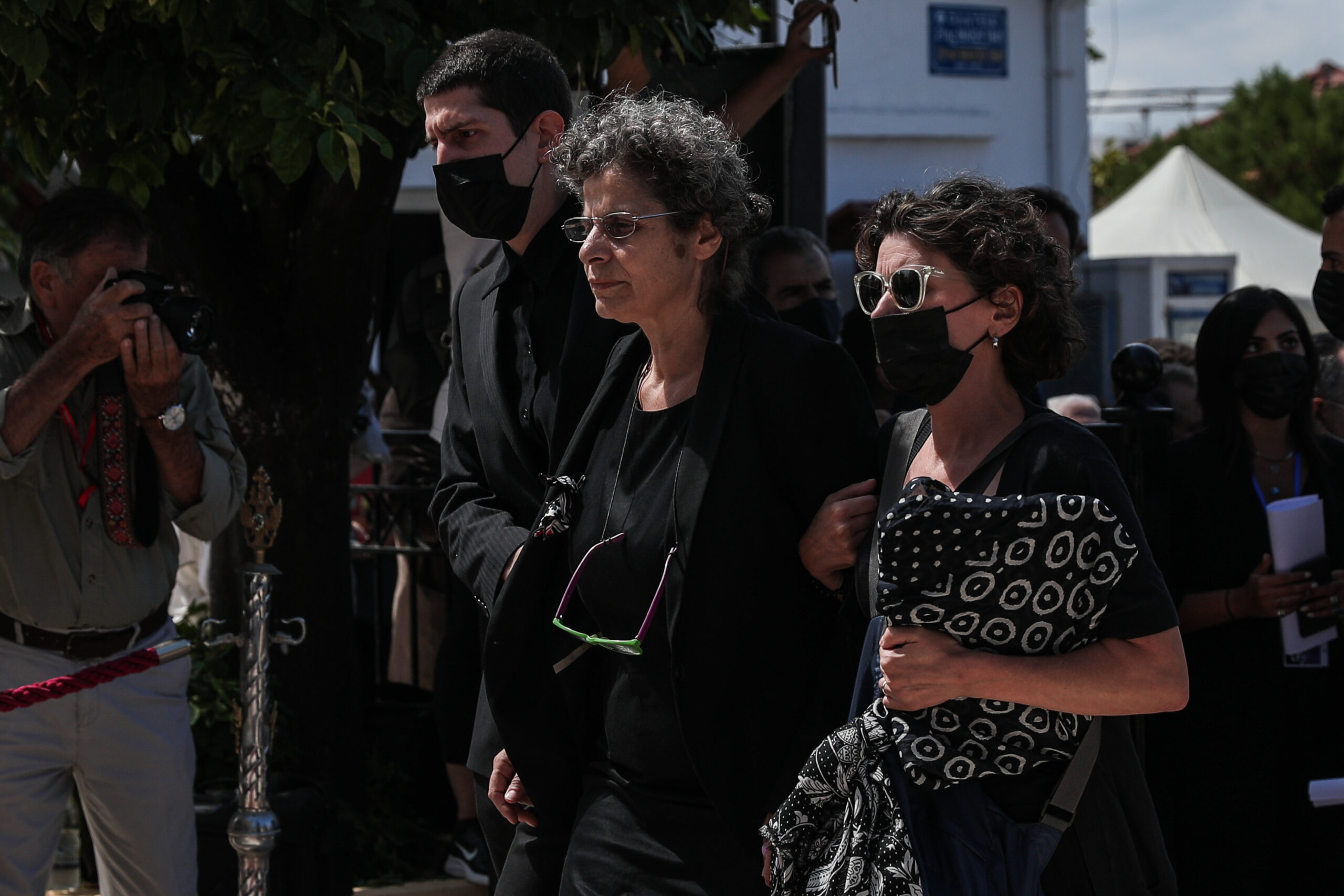 Μαργαρίτα Θεοδωράκη: «Δεν περιμένουμε εκπλήξεις για τη διαθήκη» (vid)