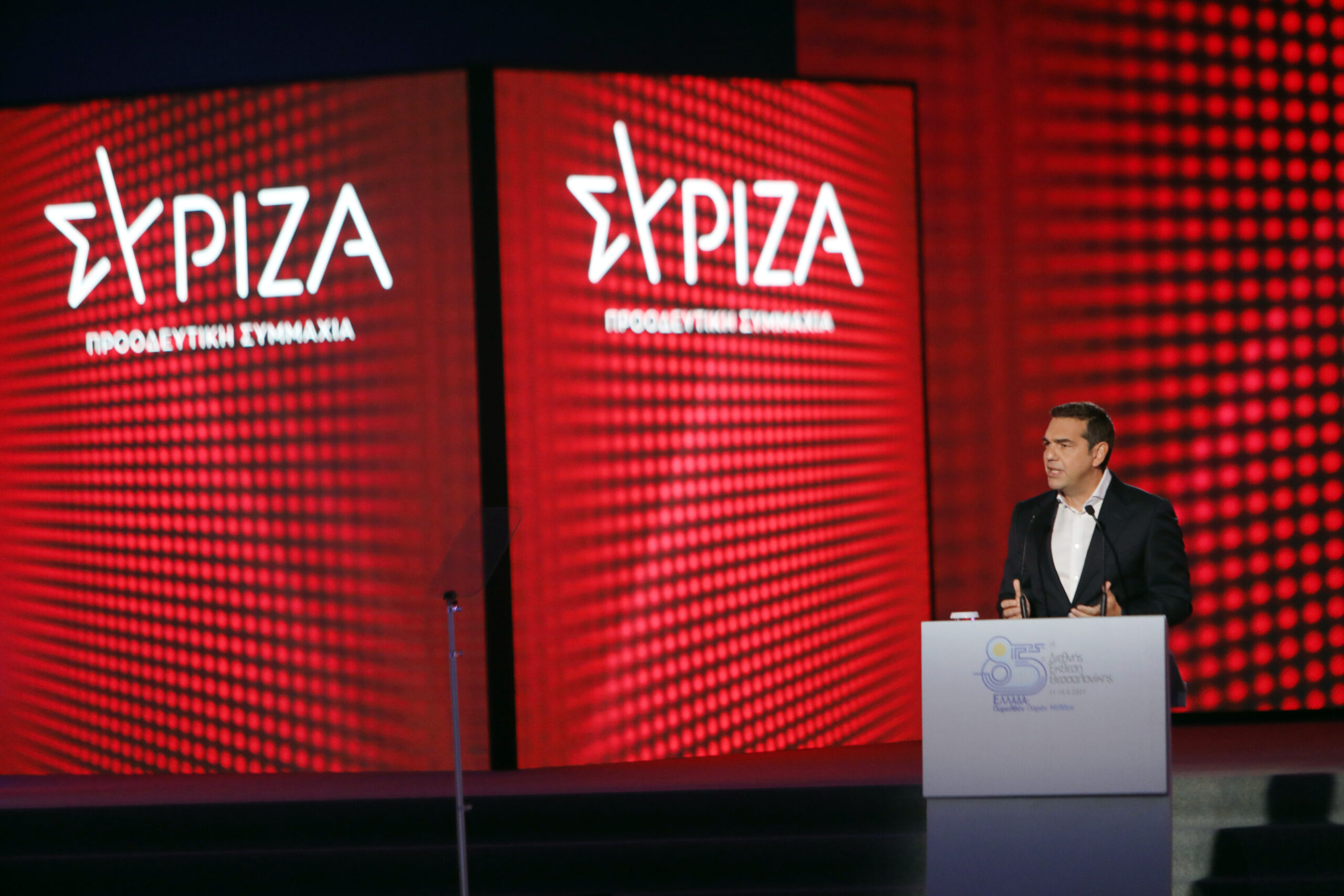 ΣΥΡΙΖΑ: Πρώτη σε θανάτους η Ελλάδα – Η κυβέρνηση δεν υποχρεώνει κληρικούς και ένστολους να εμβολιαστούν γιατί φοβάται