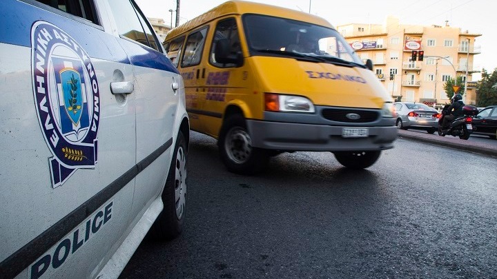 Τροχαία: Βεβαιώθηκαν 65 παραβάσεις, σε 695 ελέγχους σε σχολικά λεωφορεία σήμερα