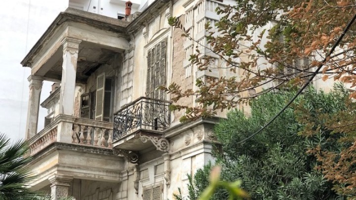 Βίλα Σιάγα: Tο διώροφο νεοκλασικό που διηγείται την ιστορία της παλιάς Θεσσαλονίκης (vid)
