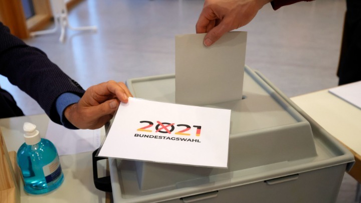 Exit poll: Ισοπαλία για CDU/CSU και SPD, τρίτο κόμμα οι Πράσινοι