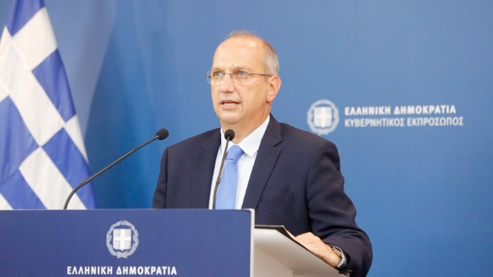 Δείτε live την ενημέρωση από τον κυβερνητικό εκπρόσωπο, Γιάννη Οικονόμου