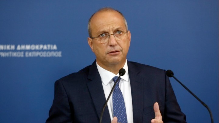 LIVE: Σε εξέλιξη η ενημέρωση από τον κυβερνητικό εκπρόσωπο Γιάννη Οικονόμου