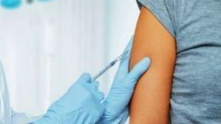 Γαλλία: Άρχισαν οι αναστολές εργασίας ανεμβολίαστων υγειονομικών – Tι αναφέρει ο υπουργός Υγείας