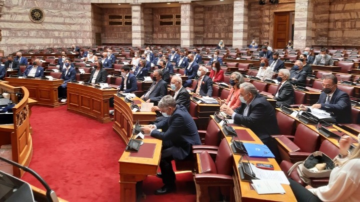 Βουλή: Tίμησε τους Ολυμπιονίκες του Τόκιο (pics & vids)
