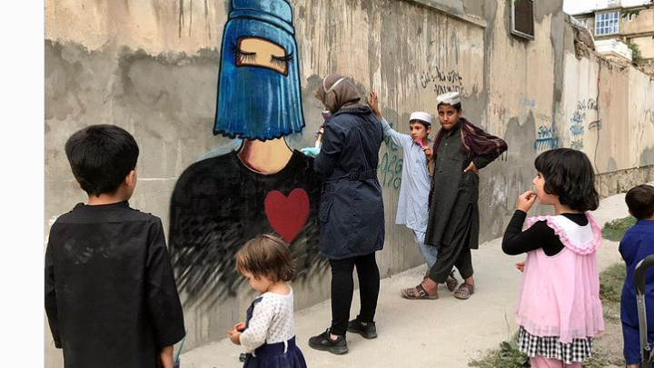 Tραγικές οικογενειακές ιστορίες από το Αφγανιστάν – Πουλάνε τα κορίτσια τους για να μην πεθάνουν από την πείνα