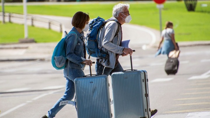 Η Γαλλία καταργεί την δεκαήμερη καραντίνα για τους ταξιδιώτες από τη Νότια Αφρική