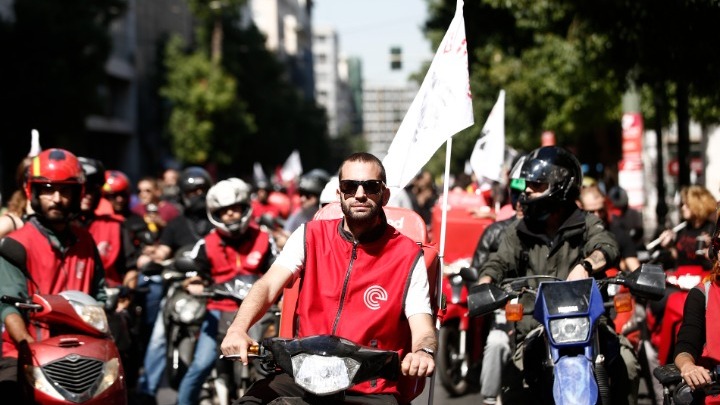 Κινητοποίηση – Μοτοπορεία από τους Διανομείς στο υπουργείο Εργασίας