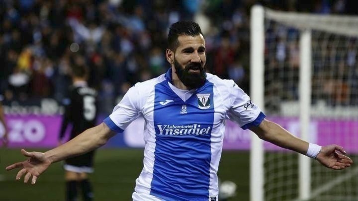 Παραμένει στην Primera División o Σιόβας! Φεύγει από την Ουέσκα που έπεσε και πάει Ράγιο Βαγιεκάνο