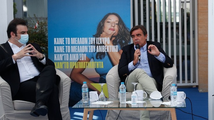 Μ. Σχοινάς: Να αντισταθούμε στους συνομωσιολόγους, να υπερασπιστούμε όσα πετύχαμε – Κ. Πιερρακάκης: Αυτό που έζησε ο κόσμος με το εμβόλιο μπορεί να το ζήσει παντού