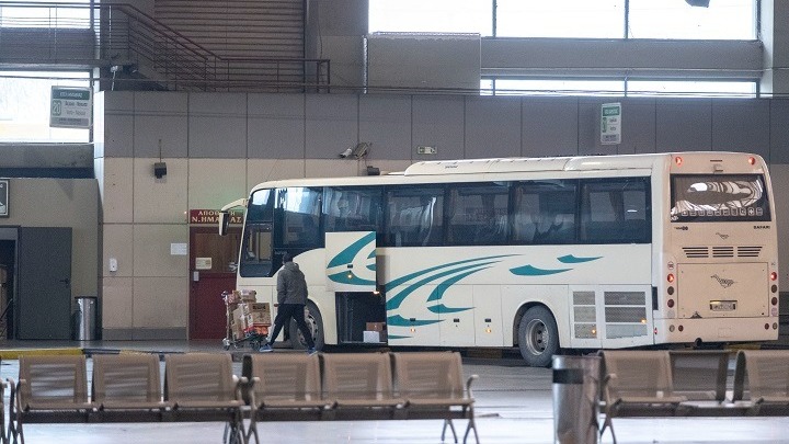 Σοκ στην Λαμία: Πέθανε γυναίκα μέσα στο λεωφορείο που ταξίδευε