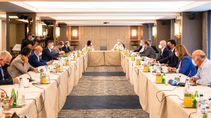 Βελτίωση των «πύλων εισόδου» ζήτησαν οι εκπρόσωποι των τουριστικών επιχειρήσεων από τον Β. Κικίλια