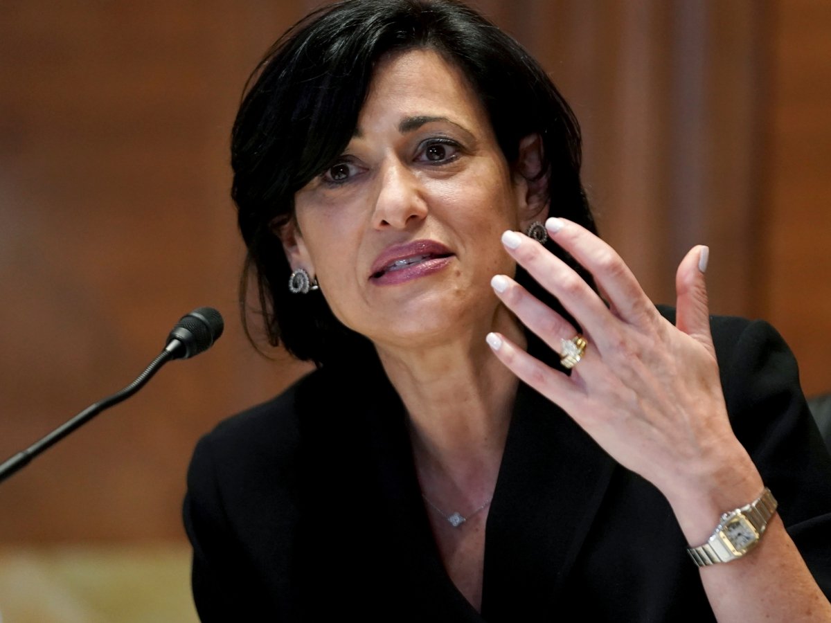 ΗΠΑ: «Κόντρα» μεταξύ διευθύντριας και επιτροπής του CDC για το ποια άτομα πρέπει να πάρουν την τρίτη δόση