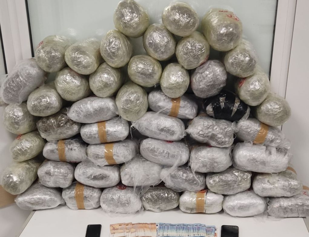Θεσσαλονίκη: Τον έπιασαν με 3 σάκους γεμάτους κάνναβη που ξεπερνούσε τα 52 κιλά! (pic)