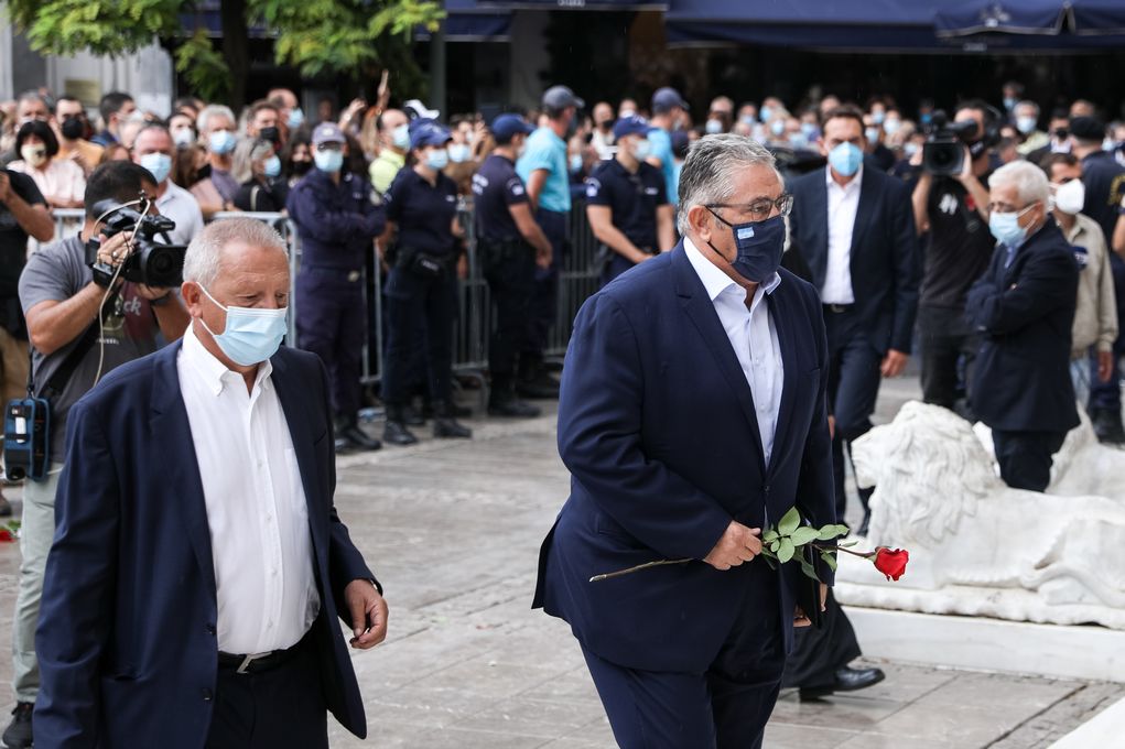 Κηδεία Μίκη Θεοδωράκη – Κουτσούμπας: «Εμείς συνεχίζουμε τον αγώνα με τα τραγούδια αυτά που μας έμαθε από μικρά παιδιά και θα που τα συνεχίζουν τα παιδιά μας»