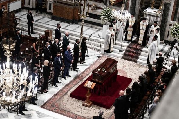 Απούσα η κόρη του Μίκη Θεοδωράκη από την Μητρόπολη