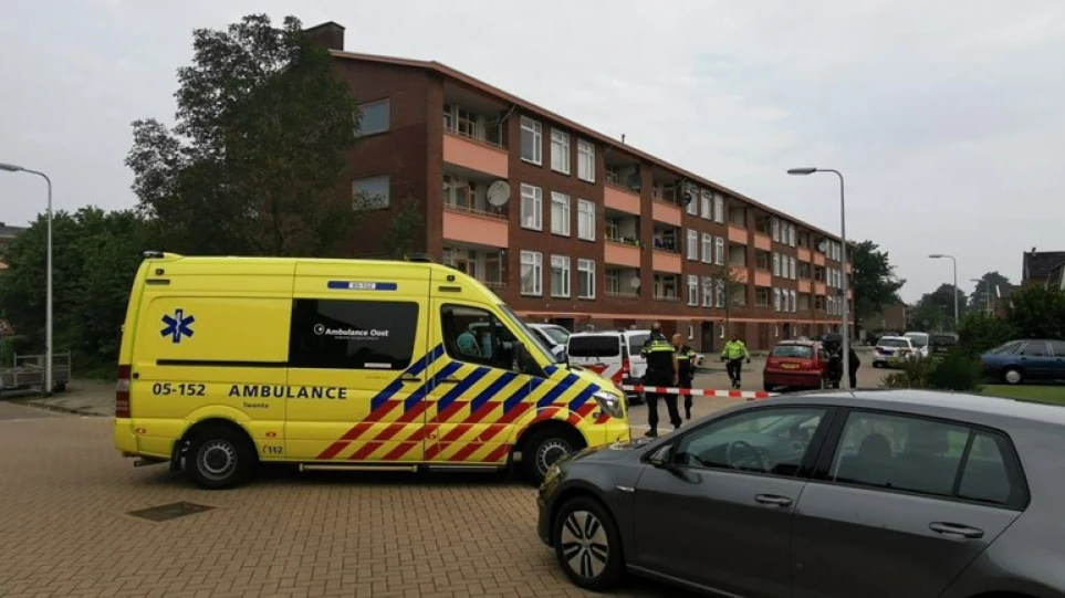 Ολλανδία: Δύο νεκροί και ένας τραυματίας από επίθεση με μαχαίρι (vids)