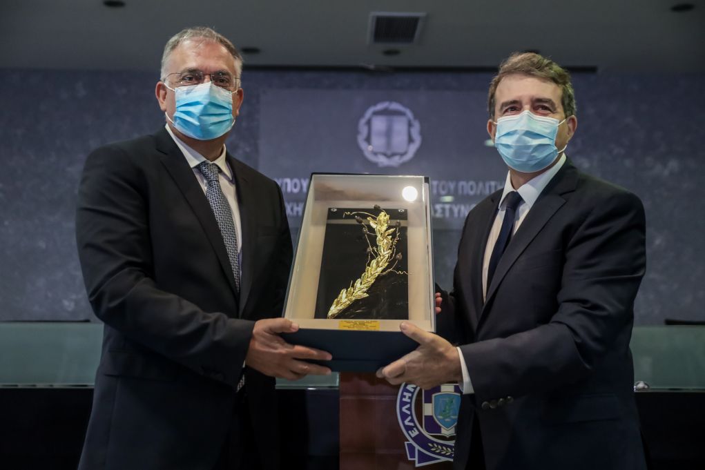 Παράδοση – παραλαβή του υπ. Προστασίας του Πολίτη: Τι δήλωσαν Θεοδωρικάκος και Χρυσοχοΐδης (pics&vid)