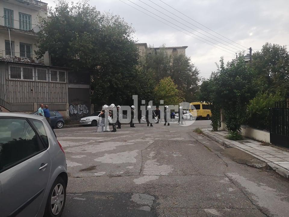Σταυρούπολη: Νέα επεισόδια στην αντιφασιστική πορεία – 19 προσαγωγές ακροδεξιών (pics & vid)