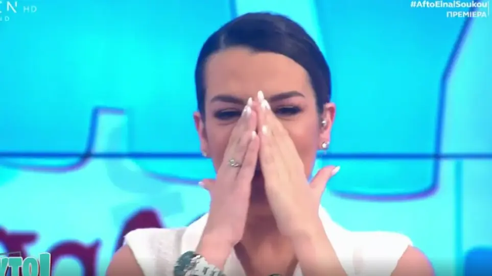 Νικολέττα Ράλλη: Συγκινημένη στην πρεμιέρα της εκπομπής της (vid)
