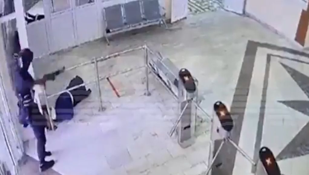 Ρωσία: Συγκλονιστικά βίντεο από το μακελειό σε πανεπιστήμιο – Τραυματίας ο ένοπλος (vids&pics)