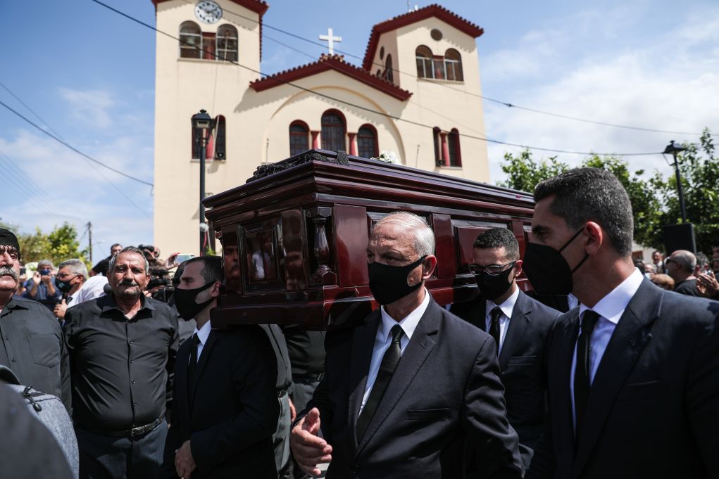 Aντίο Μίκη: Στην αγκαλιά της κρητικής γης ο κορυφαίος Έλληνας