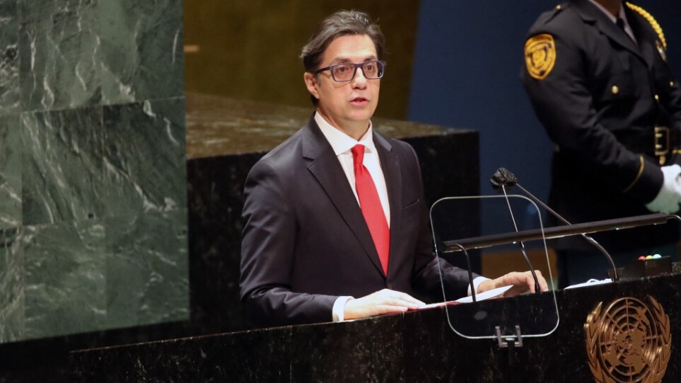Ο πρόεδρος της Βόρειας Μακεδονίας στην Αθήνα – Θα συναντηθεί με Κ. Σακελλαροπούλου και Κυρ. Μητσοτάκη