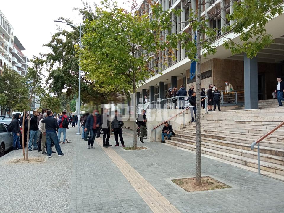 Θεσσαλονίκη: Σε εξέλιξη η δίκη 2 αντιεξουσιαστών για τα επεισόδια του Σαββάτου